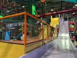 -欧酷世界动力星球(王府井奥莱UP TOWN店)