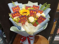 -何兮花店·气球派对鲜花店(马桥银春路万科城店)