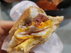 招牌咸牛肉芝士猪仔包-华嫂冰室(尖沙咀店)