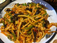 鱼香肉丝-华盛园卷子王农家菜水库鱼