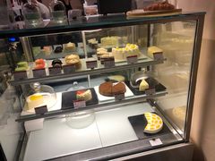 面包甜点陈列柜-双风车咖啡馆 Twin Windmills(六道口店)