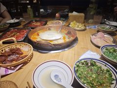 -洱火云南酸菜牛肉火锅(石景山当代商城店)