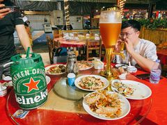 -三亚火车头万人海鲜广场