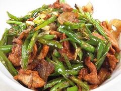 辣椒炒肉-小芙蓉湘菜馆(易生活购物公园店)