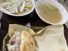 卷火烧-金卯白肉罩火烧