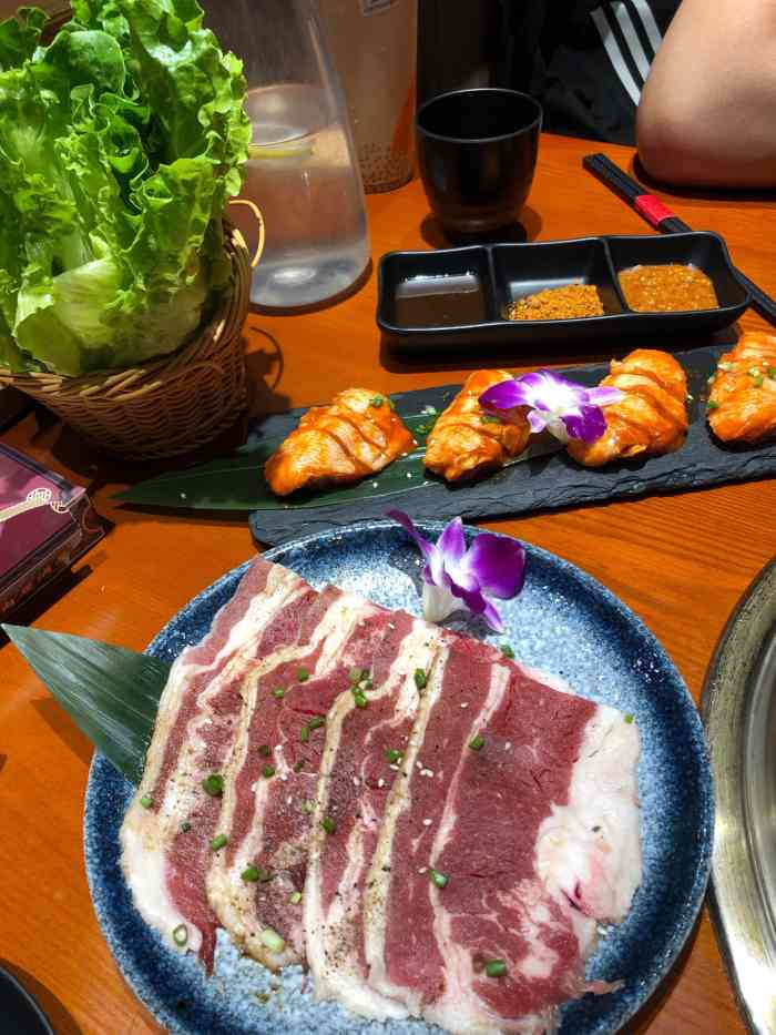 燧木烤肉(益阳万达店)-"当时是想好好吃餐肉所以两个人点了4人套餐.