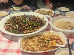 -洪霞餐馆·川菜·鲜货现炒(两江春城店)