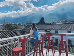 -喵屿·大理花园猫咖