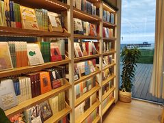 -猫的天空之城概念书店(北戴河蔚蓝海岸店)