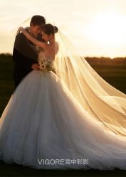 -雪中彩影婚纱摄影·微光艺术中心