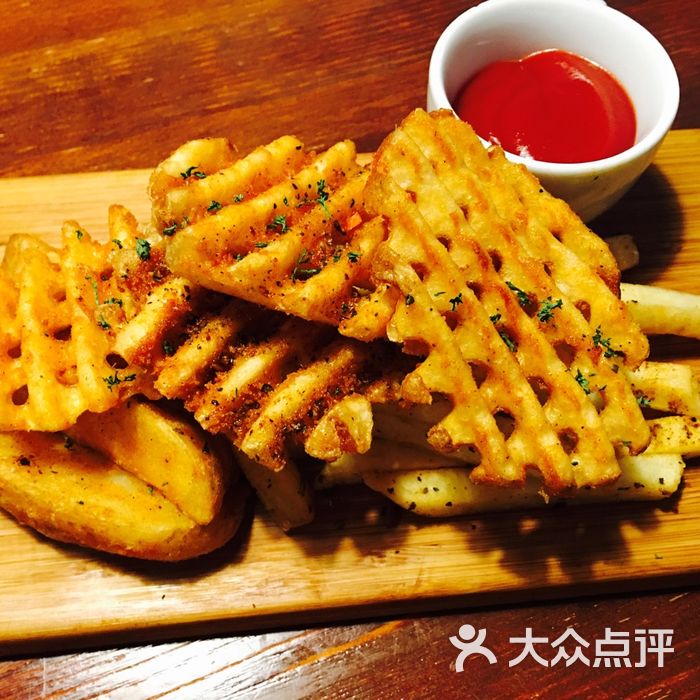 deer park鹿园西餐 特色香料薯条拼盘