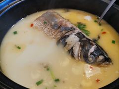 招牌鱼头煲-品渔味湖鲜馆(拈花湾店)