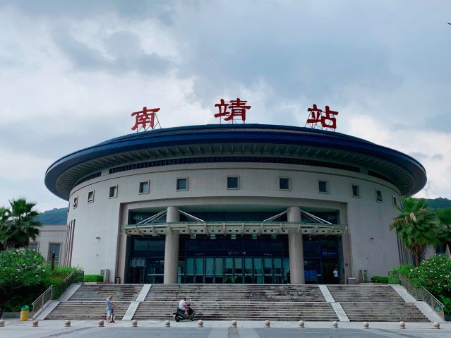 云水谣6路公交车】        正好赶上10 : 30那班车,南靖动车站 → 云