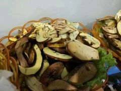 -菌海森林·非遗野生菌火锅(西山区滇池路摩根道店)