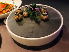 鱼子酱菌香布袋-三利音·东方司宴(外滩店)