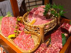 -山川小町·极番烧肉(新地假日广场店)