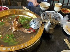 -周老三跷脚牛肉·全牛火锅(非遗传承店)