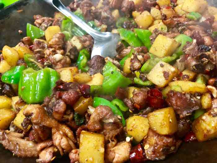 大宜城仔鸡-"黄家这条道子虽说来的比较少,但确实是卧虎.