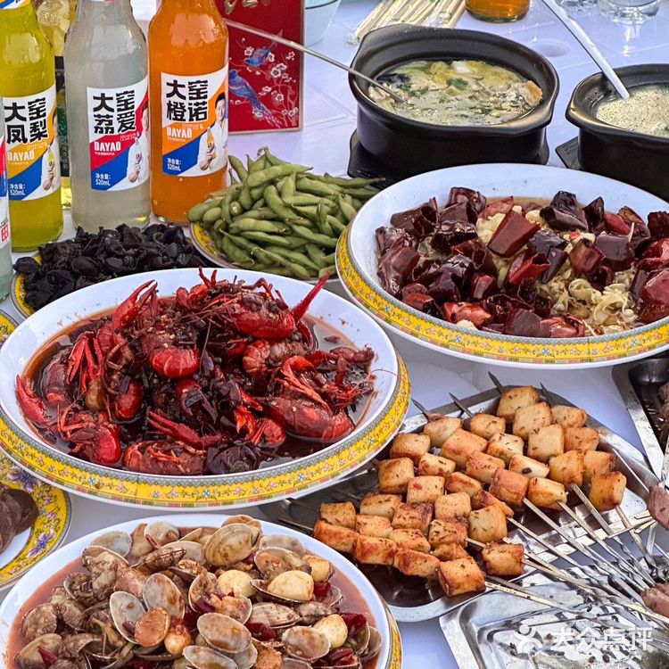 保定！可以看球的室外餐厅！烧烤也好好吃啊啊