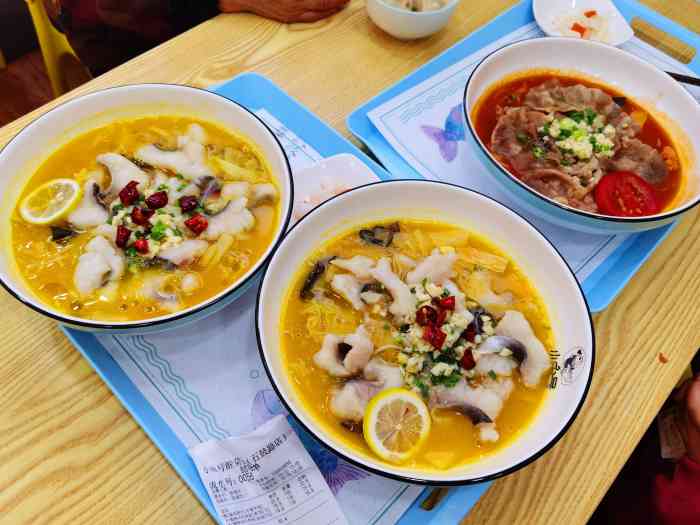 小鱼号酸菜鱼-"探店来了,厦门街上小鱼号酸菜鱼的店,传说.