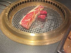 -铭牛烧肉·和牛海鲜自助(高新月牙湖店)