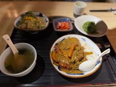 手工砸猪排咖喱饭-不倒翁炭火烧肉(永安里店)