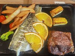 烤海鲈鱼牛排拼盘-必胜客(西溪欢乐城店)