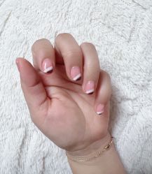 -爱美睫美甲会馆