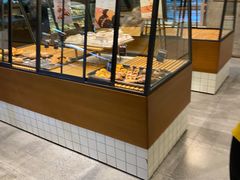 面包甜点陈列柜-Dough&Joe团憩(瑞虹天地月亮湾店)