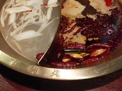 -重庆爽翻天老火锅(临平万达广场店)