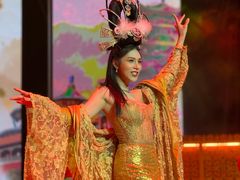 -金东尼人妖秀