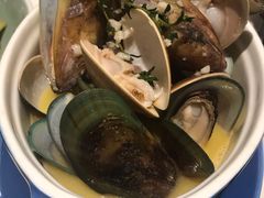 白葡萄酒煮蓝壳青口及黄蚬-港丽餐厅(高德置地店)