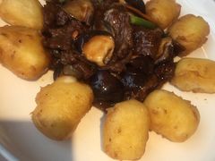 脆皮鲜奶拼蚝油牛肉-和记小菜(大宁店)