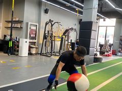 -Freedom Fitness私教健身俱乐部(徐虹北路店)