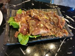 招牌牛肋条-燚青春泥炉烤肉(东泰店)