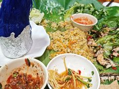 -沐毫傣泐云南菜孔雀宴•手抓饭傣味烧烤(曼听公园店)
