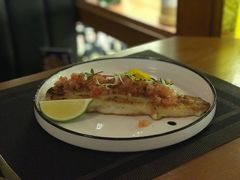 香煎龙利鱼配番茄莎莎-FUTURE BAR(岭南天地店)