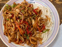 -歹歹的加个面过油肉拌面