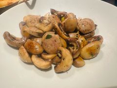 -MONICH牛排融合餐厅(和义大道购物中心店)