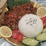 小县城的无国界料理餐厅，本来没办太大希望