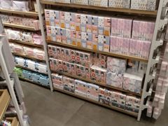 -名创优品(广州萝岗万达广场店)
