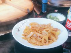 -鱼窝棚柴火铁锅炖(富山屯店)