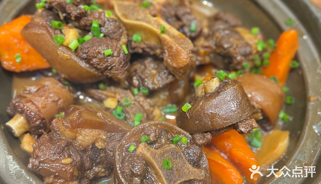 私人订制饭堂，又可以唱k，很正的一个聚餐地方