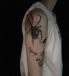 -木子·纹身店TATTOO穿孔·洗纹身