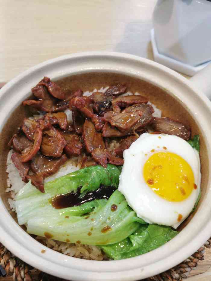 香港福仔叉烧煲仔饭-"东商务区煲仔饭一时间开了挺多的.而且都开.