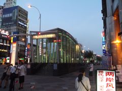 -六合夜市