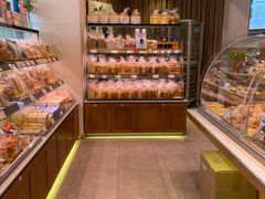 面包甜点陈列柜-巴黎贝甜(泗泾店)