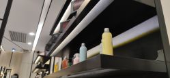 -HAIR CORNER