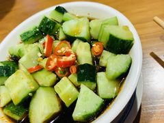 捞汁黄瓜-炉小二铜锅牛蛙•川湘菜(三里屯店)