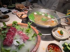 -左庭右院鲜牛肉火锅(浦江欢乐颂店)